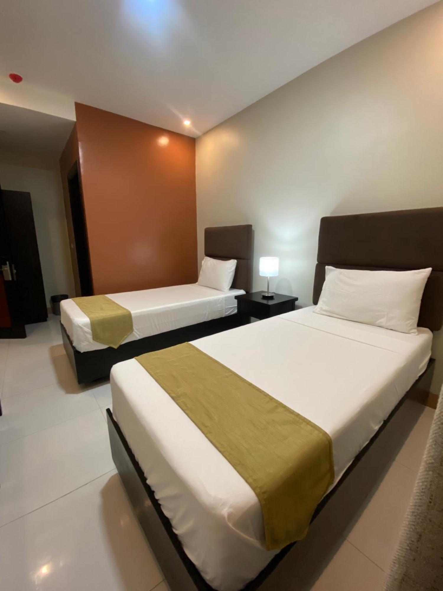 Eight Breeze Hotel Baclayon ภายนอก รูปภาพ